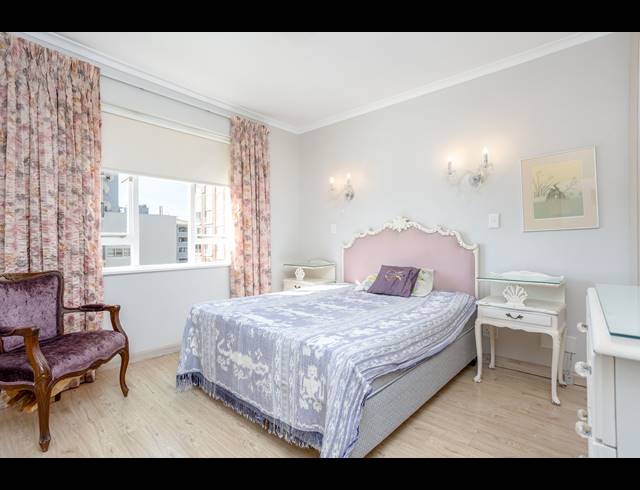 2 BEDROOM APARTMENT TO LET IN SEA POINT